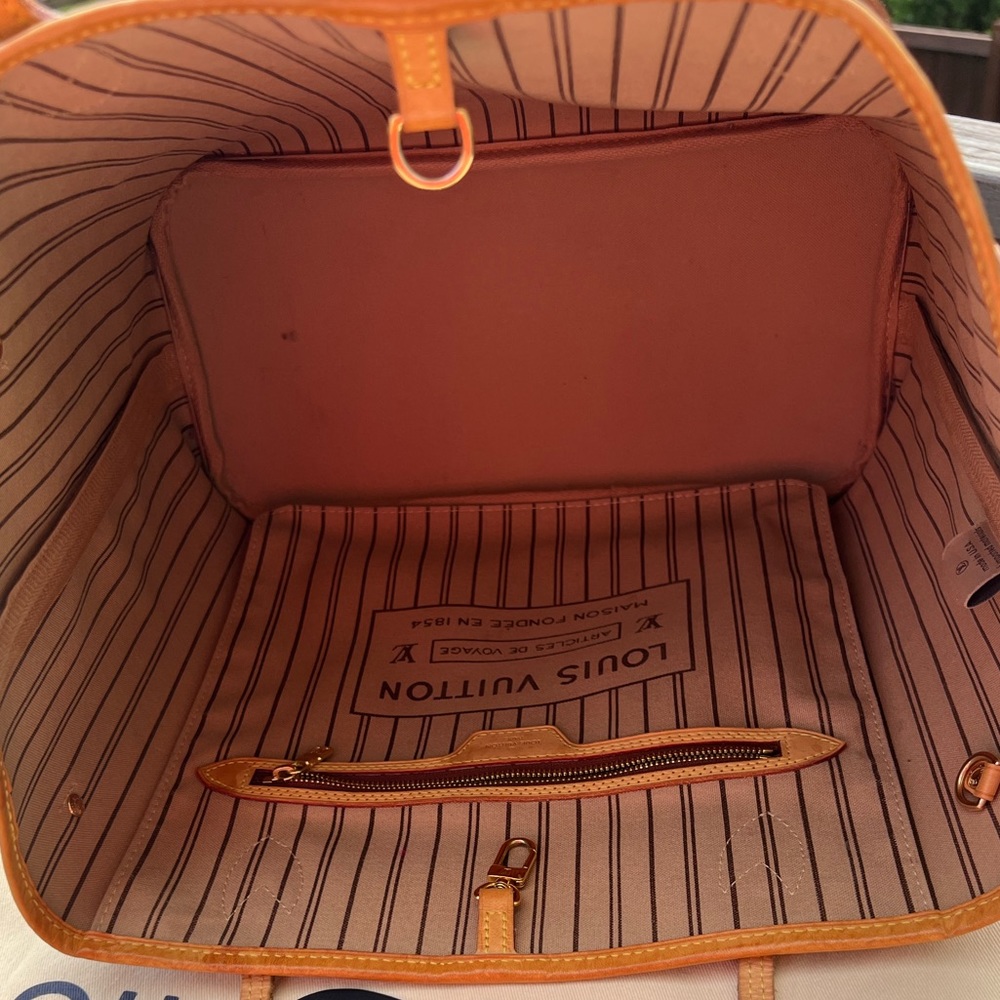Authentic Louis Vuitton Neverfull MM. - Picture 14 of 14